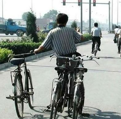 一人三车 一人三车