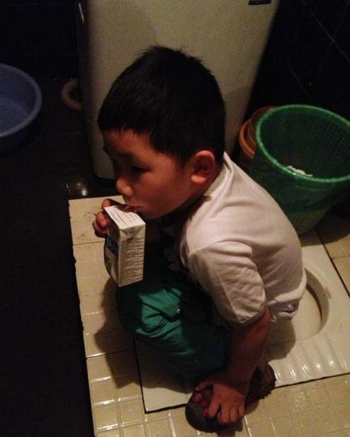 一天到晚忙着吃喝拉撒 一天到晚忙着吃喝拉撒