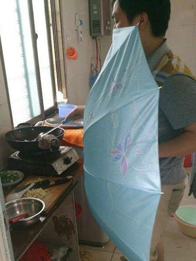 下厨经常被油溅的人伤不起 下厨经常被油溅的人伤不起