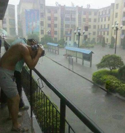 下雨天就应该好好利用 下雨天就应该好好利用
