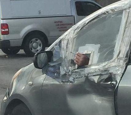 不抽烟都不会开车了 不抽烟都不会开车了