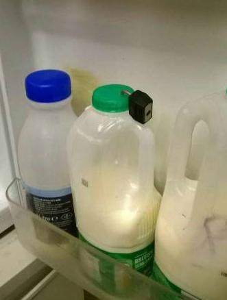 为了防止牛奶被偷喝也是费尽心思 为了防止牛奶被偷喝也是费尽心思