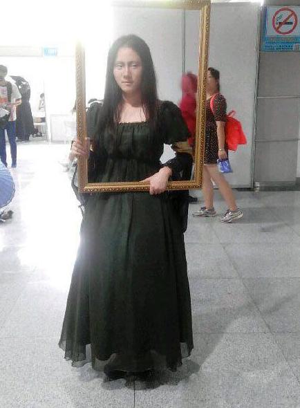 二货闺蜜说她今天客串了一回蒙娜丽莎 二货闺蜜说她今天客串了一回蒙娜丽莎