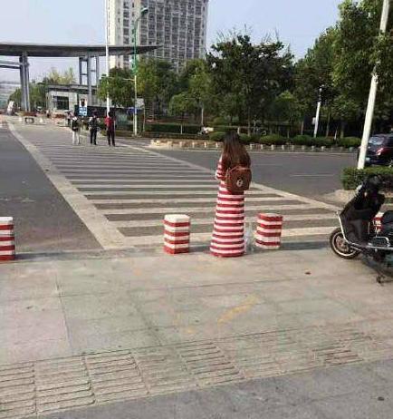 人型智能路障 人型智能路障