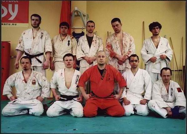 以后再也不跟衣服掉色的玩了 以后再也不跟衣服掉色的玩了