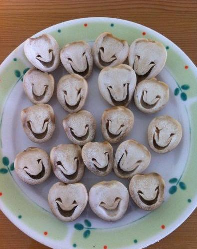 吃草菇是一件很开心的事情 吃草菇是一件很开心的事情