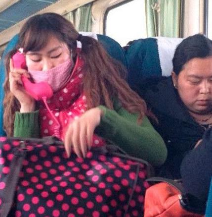 和她一比我们的手机可弱爆了 和她一比我们的手机可弱爆了