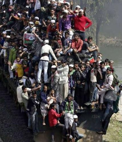 外挂民族坐火车 外挂民族坐火车