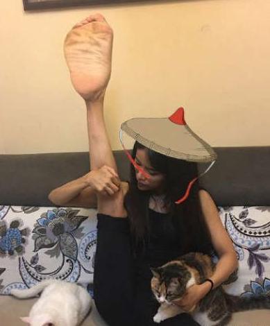 妹子你的脚不科学啊 妹子你的脚不科学啊