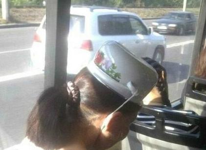 妹子的帽子有点意思 妹子的帽子有点意思