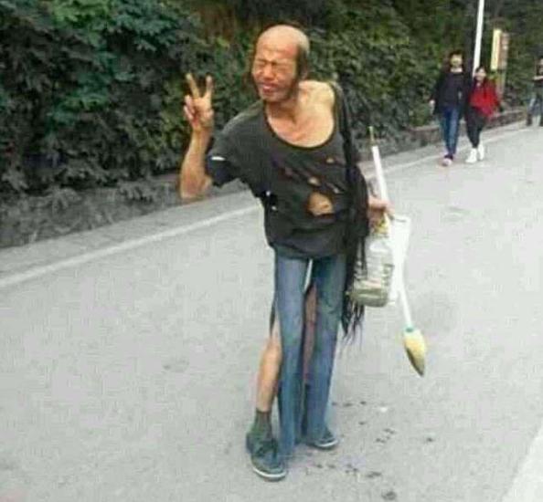 姿势摆的还真是有模有样啊 姿势摆的还真是有模有样啊