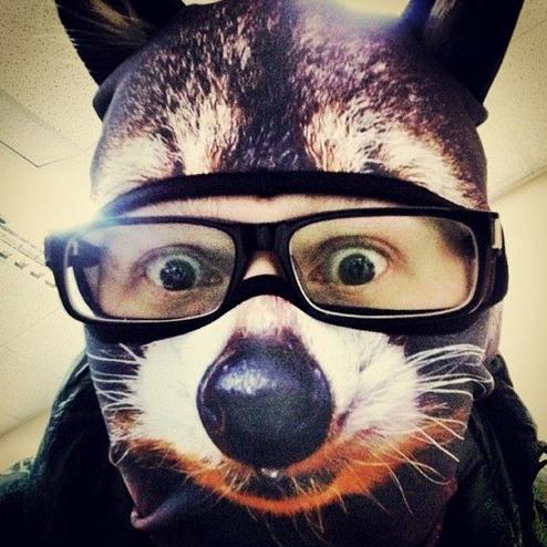 完全分不清这是狗眼睛还是人的 完全分不清这是狗眼睛还是人的