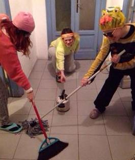 宿舍的冰壶大赛 宿舍的冰壶大赛