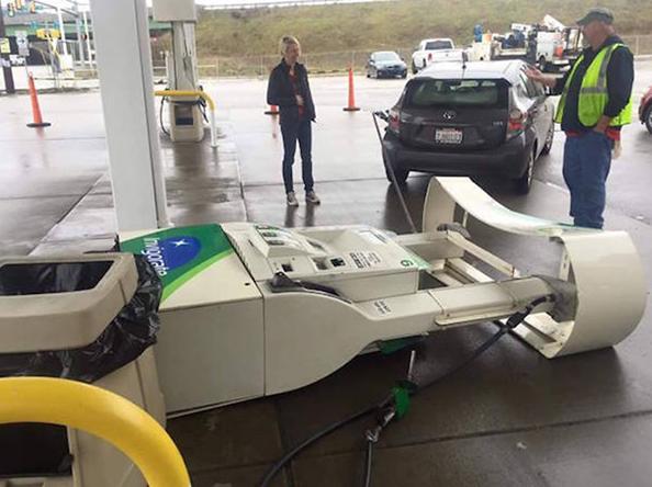 恭喜你获得了加油站杀手的成就 恭喜你获得了加油站杀手的成就