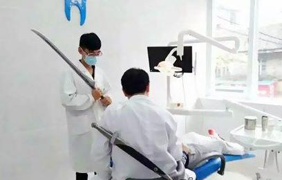 感觉这病人是个特别的人物 感觉这病人是个特别的人物