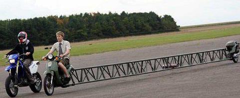 据说这车可以载十几个人 据说这车可以载十几个人