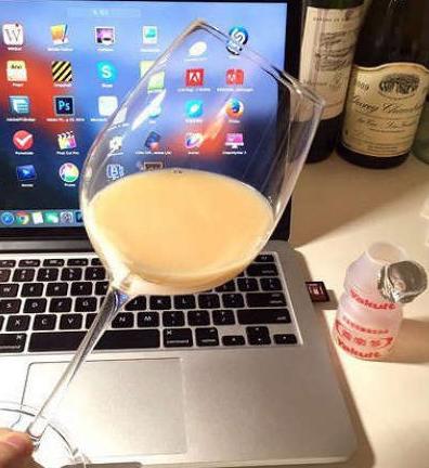 教你如何有逼格的喝益力多 教你如何有逼格的喝益力多