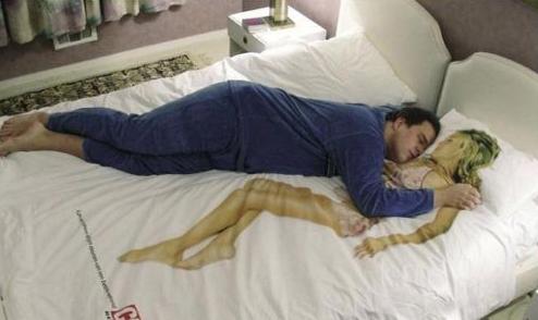 每天都能抱着女神睡觉了 每天都能抱着女神睡觉了