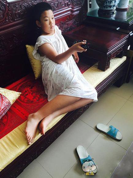 熊孩子穿着够骚气的 熊孩子穿着够骚气的