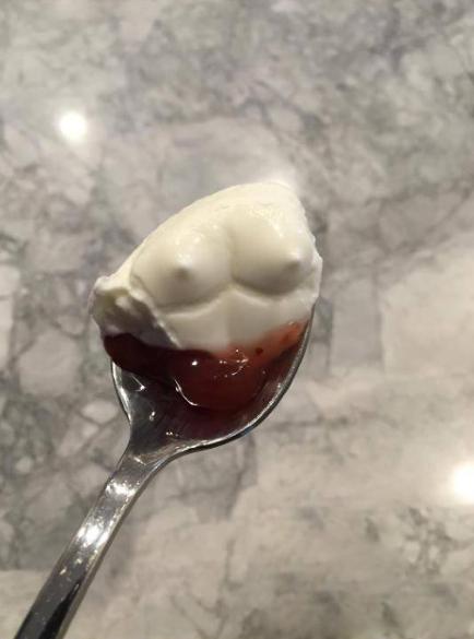 相信这次一定是纯鲜奶制作的 相信这次一定是纯鲜奶制作的