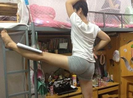 看书的方式和姿势都很重要 看书的方式和姿势都很重要