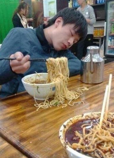 看样子这哥们也是一个苦逼的程序猿 看样子这哥们也是一个苦逼的程序猿