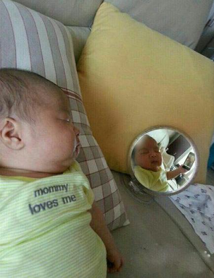 睡前也不忘自拍一下啊 睡前也不忘自拍一下啊