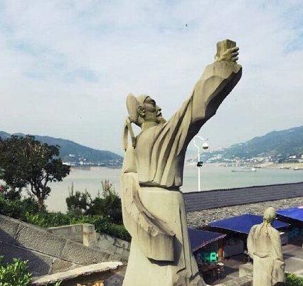 终于找到了这个自拍姿势的发明者 终于找到了这个自拍姿势的发明者