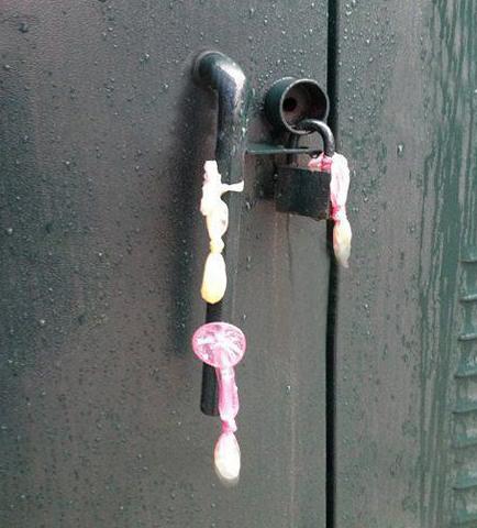 谁这么丧心病狂把孩子丢这里 谁这么丧心病狂把孩子丢这里