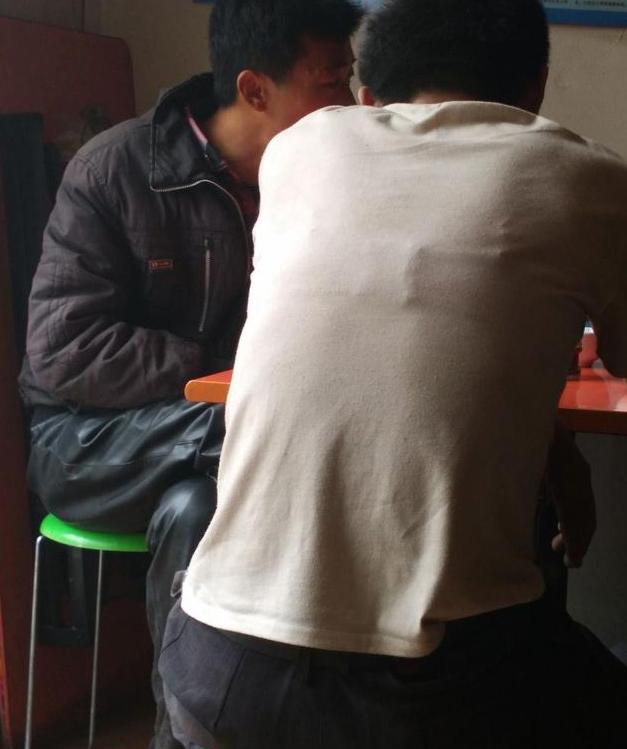 谜一样的背影 谜一样的背影