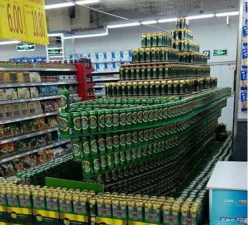 超市大妈这是要扬帆起航的节奏 超市大妈这是要扬帆起航的节奏