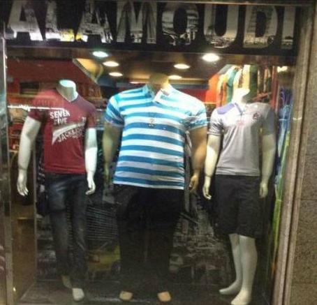 路过一个专卖店…老板太体贴我们这种人了 路过一个专卖店…老板太体贴我们这种人了