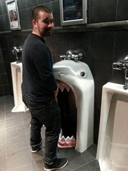 还没尿就被吓尿了 还没尿就被吓尿了