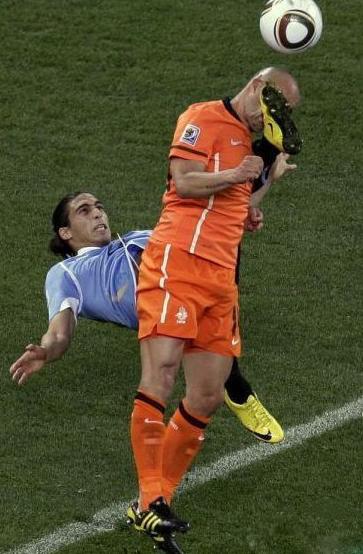 这一脚踢的也忒狠了 这一脚踢的也忒狠了