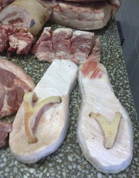 这双拖鞋有点油啊 这双拖鞋有点油啊