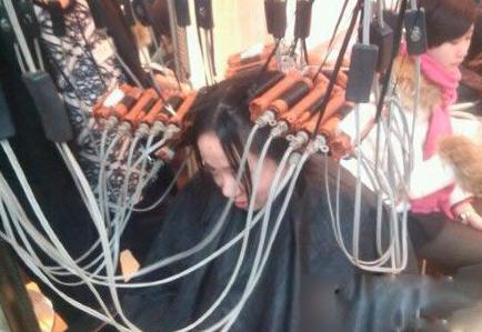 这是在做头发呢还是在治疗 这是在做头发呢还是在治疗