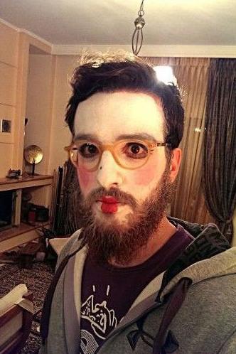 这是在练习死人化妆技术吗 这是在练习死人化妆技术吗