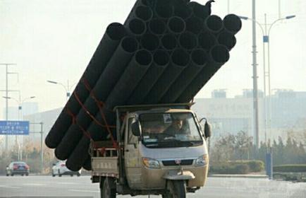 这是最新型的火箭炮么 这是最新型的火箭炮么