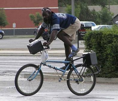 这自行车耍起来有点难度 这自行车耍起来有点难度
