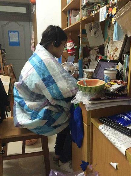 逗比室友我败给你了 逗比室友我败给你了