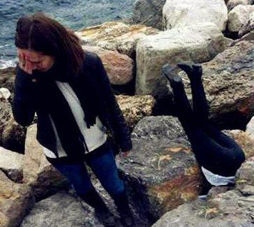 闺蜜硬说要玩洞穴探险 闺蜜硬说要玩洞穴探险