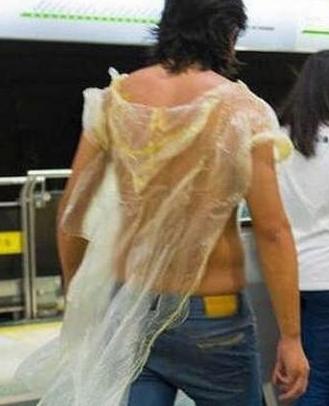 骚年披个斗篷就好像拥有了全世界 骚年披个斗篷就好像拥有了全世界